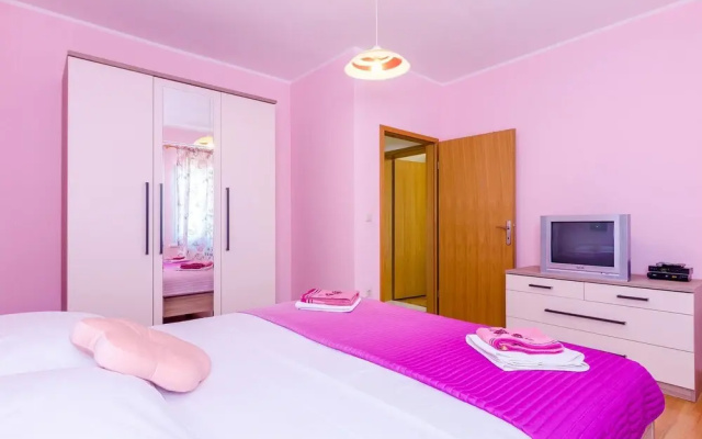 Stunning Home in Dubravka With Wifi and 3 Bedrooms