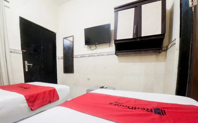 RedDoorz near Waterbom Kuta