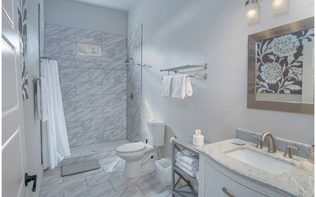 Gorgeous, Family-friendly Home Near Downtown