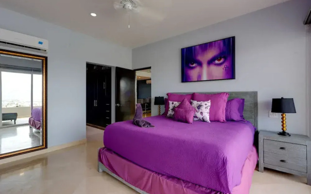 Luxe Mtn Top Retreat w/ Pool Access & Sea View!