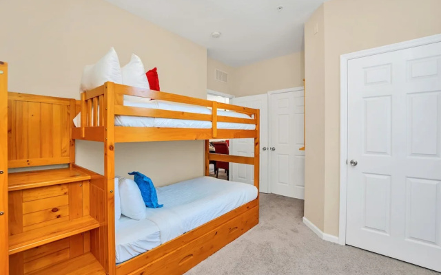 4024 Breakview Drive #208