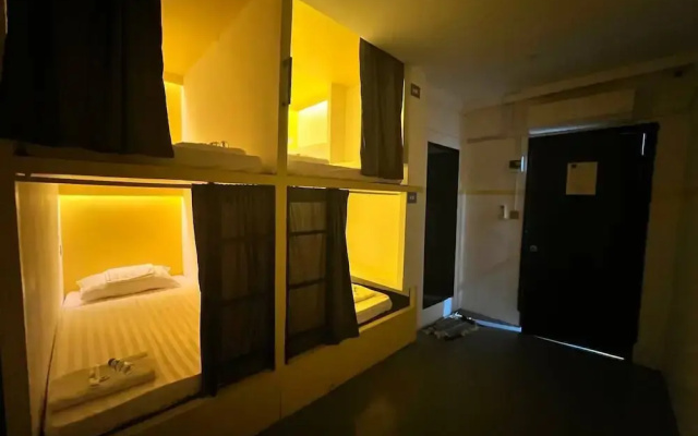Central Pod Capsule Hostel