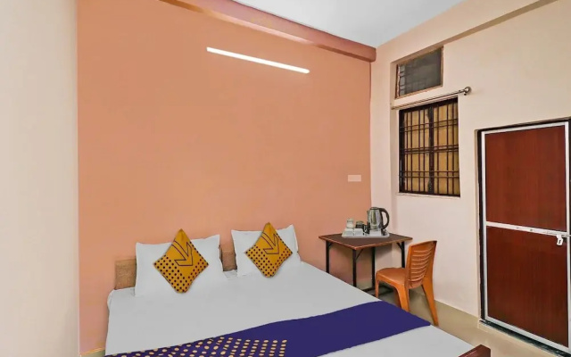 SPOT ON 37467 Shivram Hotel