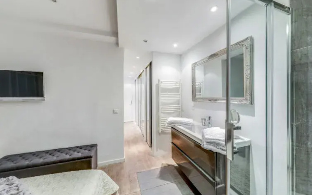 Apartment Rue Du Commandant Guichard