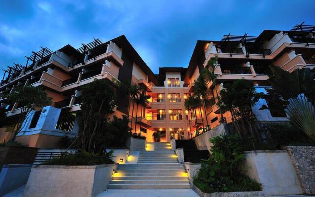 Отель Aonang Cliff Beach Resort вид на фасад