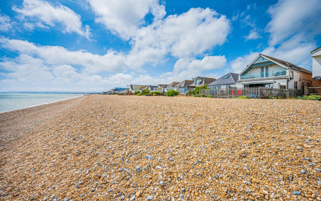 Beachfront House Pevensey Bay Sleeps 8