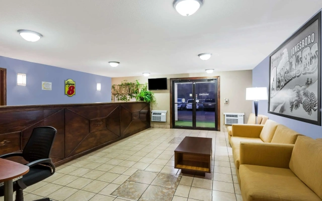 Super 8 by Wyndham Jonesboro