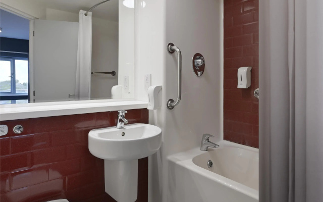 Travelodge Newbury London Road