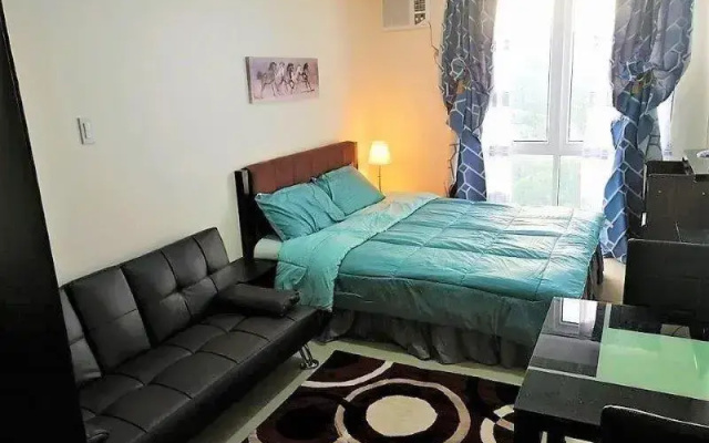 Studio Condominium - Short and Long Term Staycation