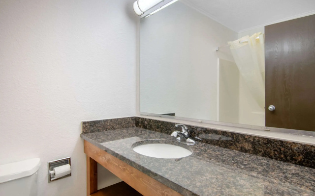 Quality Inn Russell
