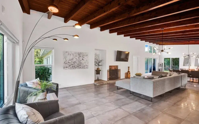 Gorgeous 5BR Home with Heated Pool