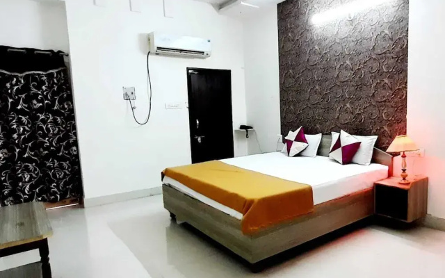 Santosh Guest House