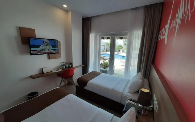 Front One Hotel Pamekasan Madura