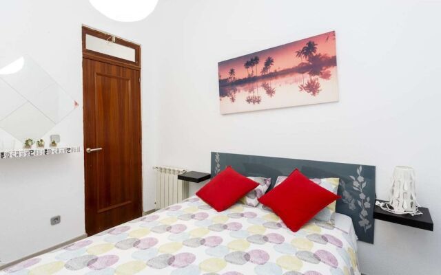 Апартаменты Silver Apartments La Latina вид на фасад