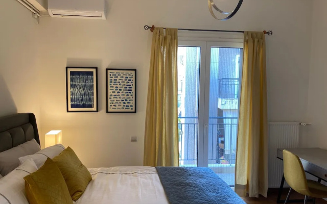 Spacious Glyfada Golf 4BR -near Beach Shops