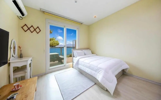 Sea And Lighthouse Pension