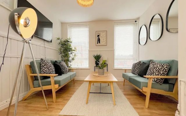 Ocho Homes Lux By Eight Continents, Belfast