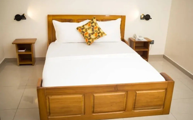 Elogia Hotel