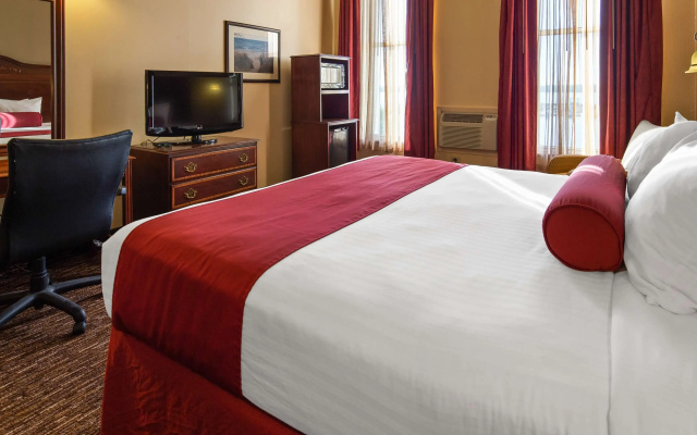 Hotel Chequamegon, BW Signature Collection