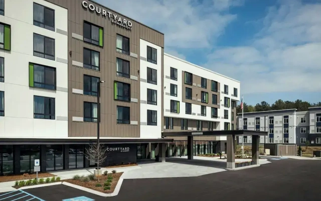 Courtyard Cleveland