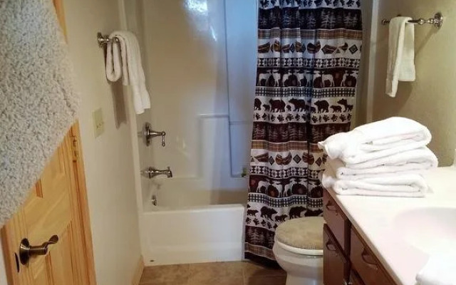 Bachelor Loop House