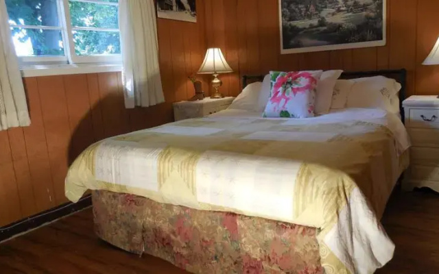 Tel-A-Friend Motel