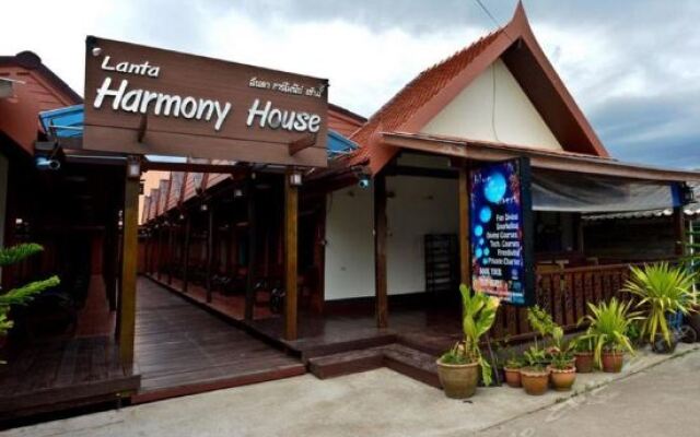 Отель Lanta Harmony Guesthouse Ланта вид на фасад
