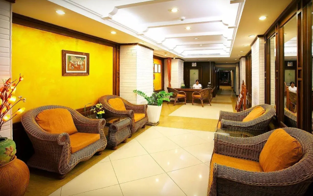 Nora Lakeview Hotel