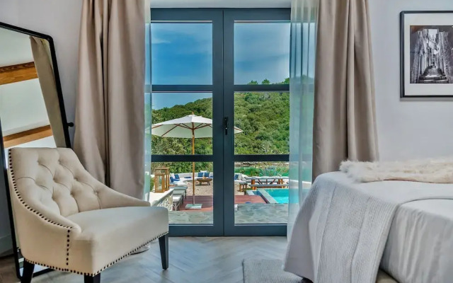 Beachfront Villa Feodora Grande