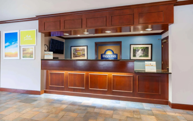 Days Inn by Wyndham Austintown