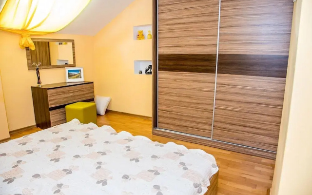 FM Luxury 1-BDR Maisonette with Terrace