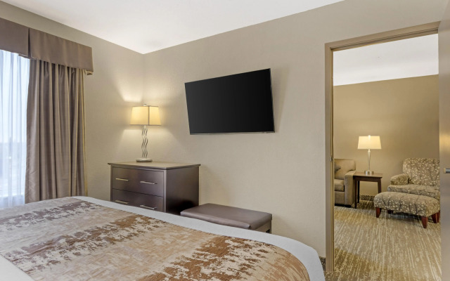 Best Western Plus Pembina Inn & Suites