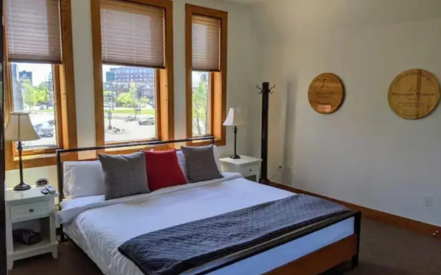 Endion Station Inn  | Hotel Next to Lake Superior