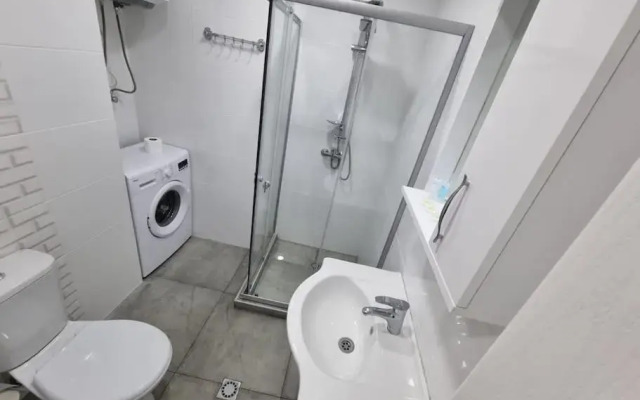 Leo Group Luxury Apartment 14-293A Sunrise Batumi