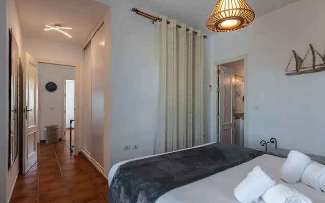 Spacious Chalet Close to the Beach