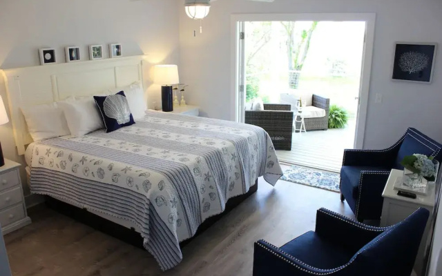 Darien Waterfront Inn