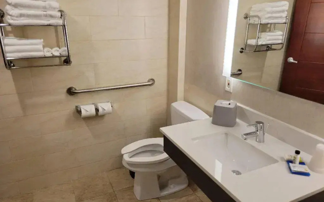 Holiday Inn Express Maspeth by IHG