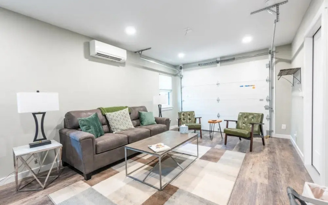 Zander Haus 3 Bedroom Home by RedAwning