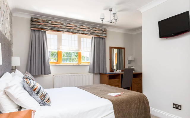 De Rougemont Manor Hotel & Suites