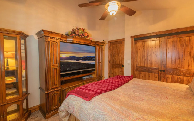 Silver Pine Lodge