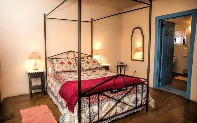Hacienda Vargas Bed and Breakfast