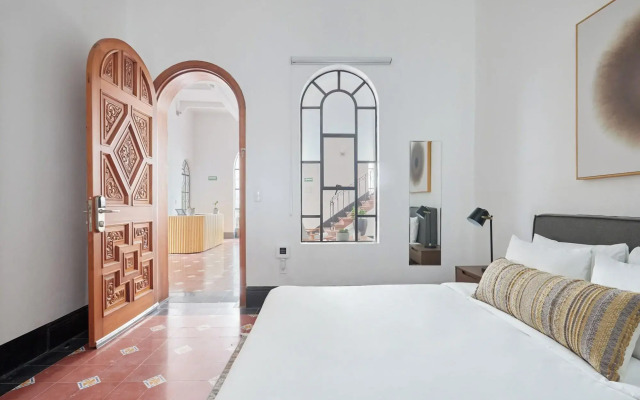 Santa Casa by Tasman