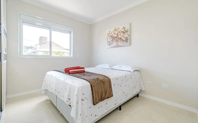 Apartamento c Churrasqueira e 2 Vagas nos Ingleses