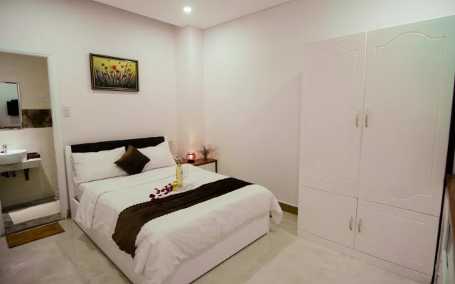 Rose Hotel