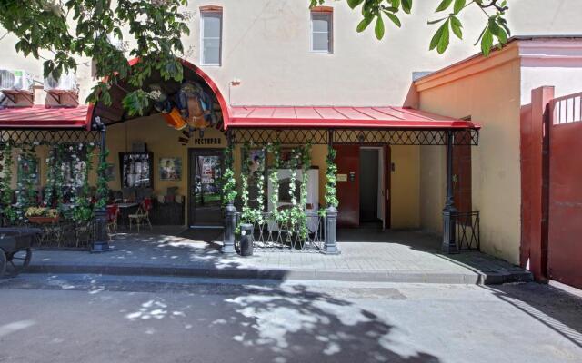 Mini-hotel Petrogradskiy Санкт-Петербург вид на фасад