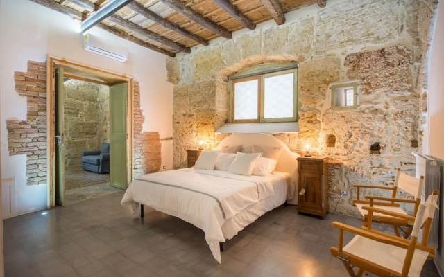 Stylish house in front of Casa Professa