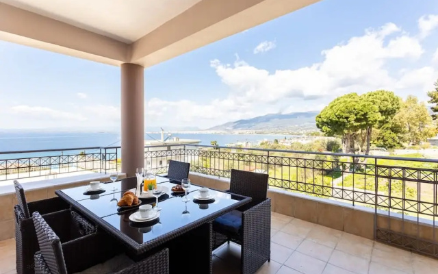 Verga Beachside Getaway With Panoramic Seaviews