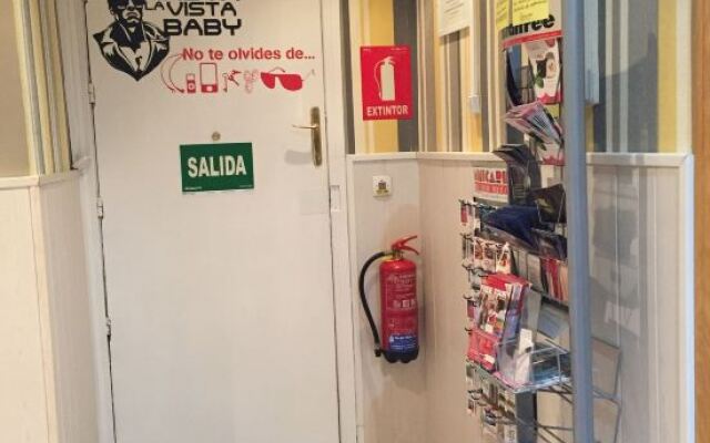 Отель Hostal Oxum Мадрид вид на фасад