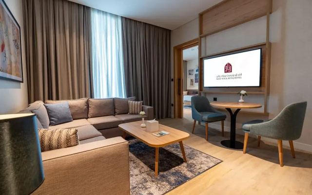 West Walk Retaj Hotel