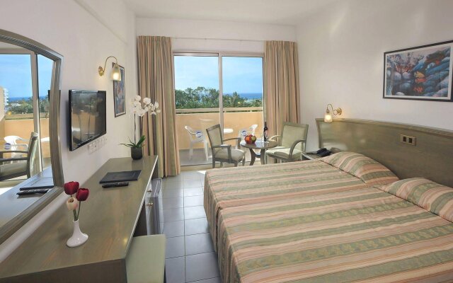Nissiana Hotel in Ayia Napa, Cyprus from 113$, photos, reviews - zenhotels.com guestroom